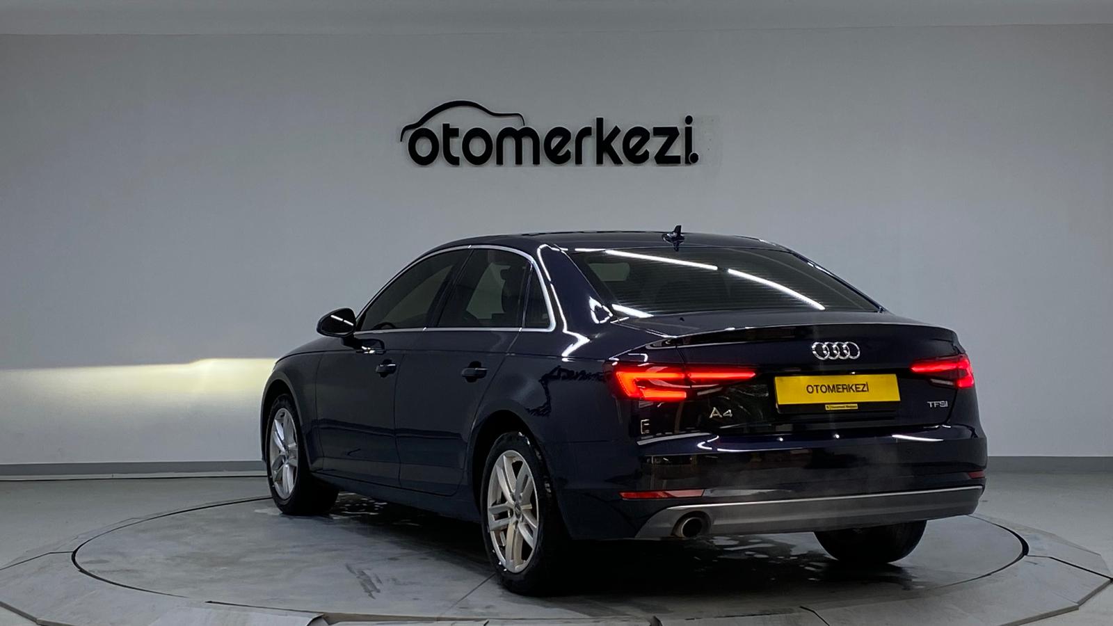 AUDI A4 25